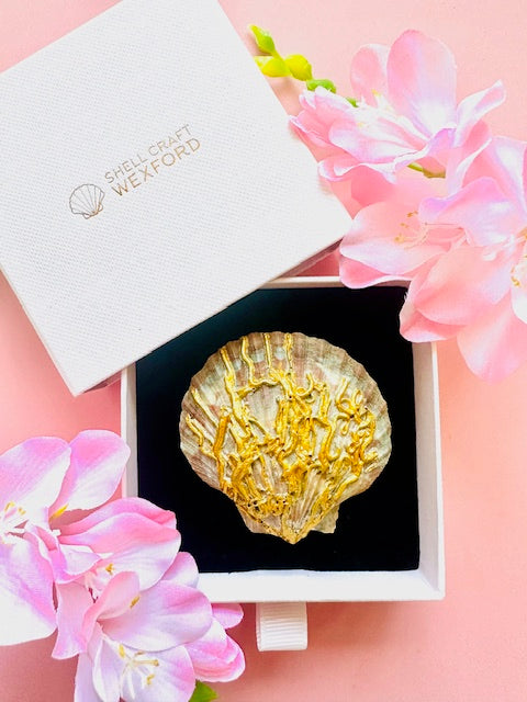 Brooch "Golden Touch"