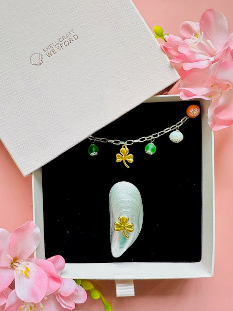 Brooch "Silver Shamrock"