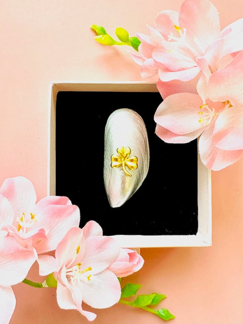 Brooch "Silver Shamrock"