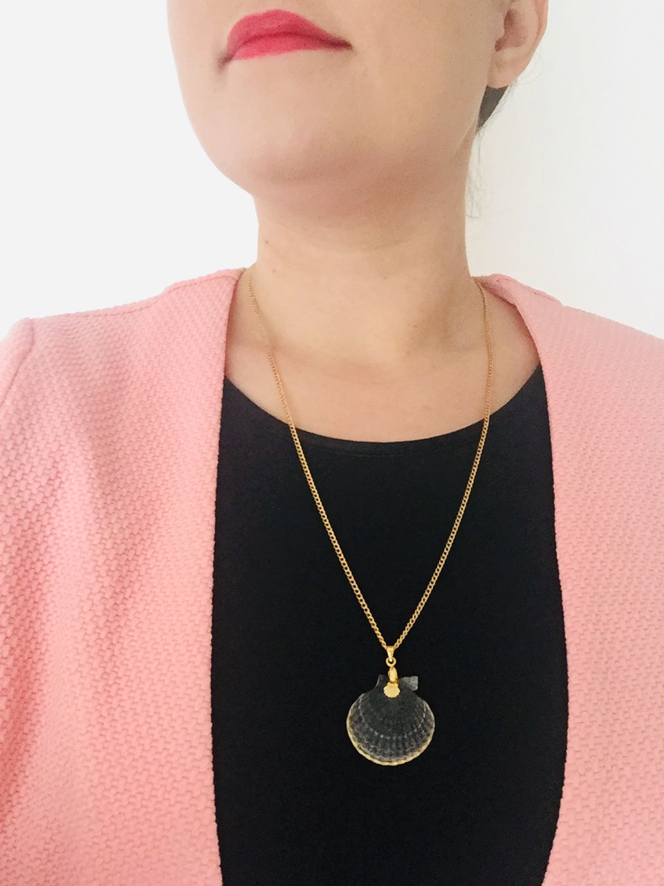 Scallop Shell Necklace "Berta"