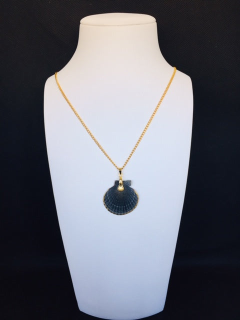 Scallop Shell Necklace "Berta"