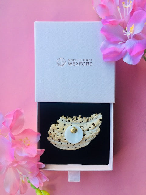 Brooch "Manu"