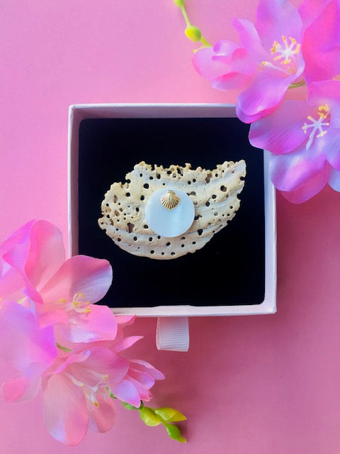 Brooch "Manu"