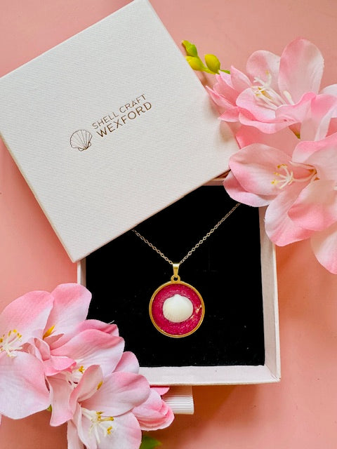 Seashell Shine Necklace - Pink