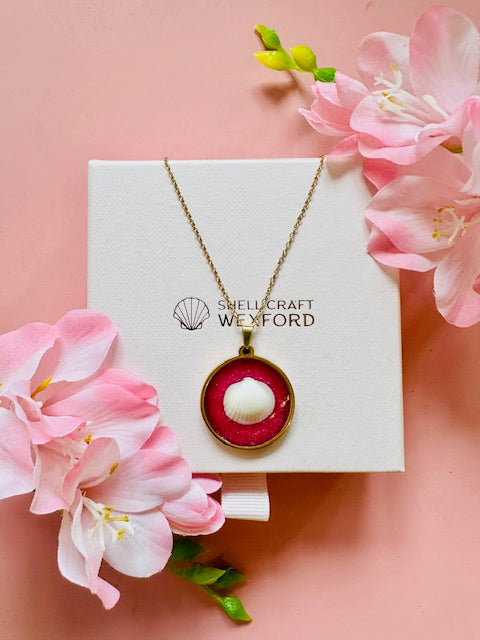 Seashell Shine Necklace - Pink